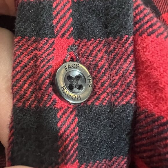 The North Face Men’s Red Plaid Flannel Shirt Size Large Buttons 100% Cotton - Picture 10 of 15